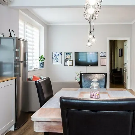 Bright And Cozy 2bd Flat In Centre By Flat Mаnager Φιλιππούπολη