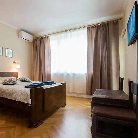 Bright And Cozy 2bd Flat In Centre By Flat Mаnager 플로브디프